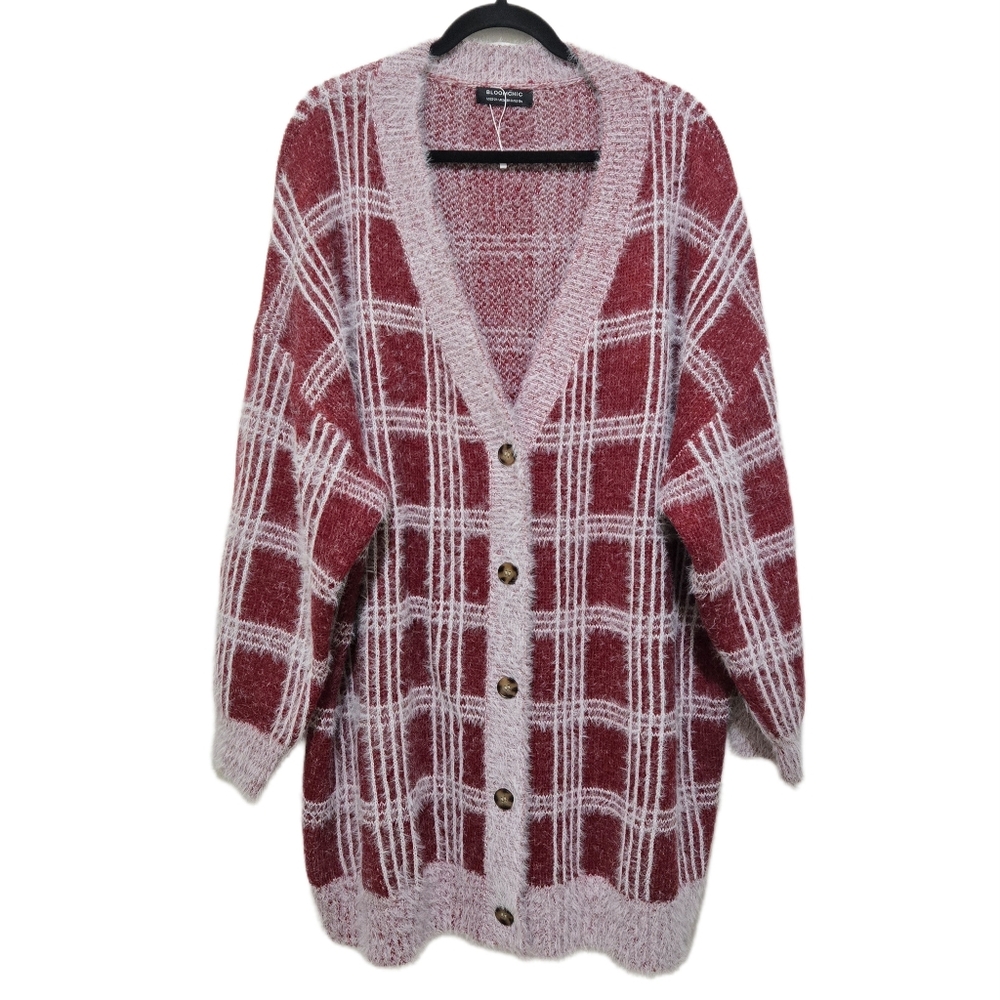 BLOOMCHIC Red White Plaid Cardigan Sweater Buttoned Fuzzy Knit Size 22 / 24
